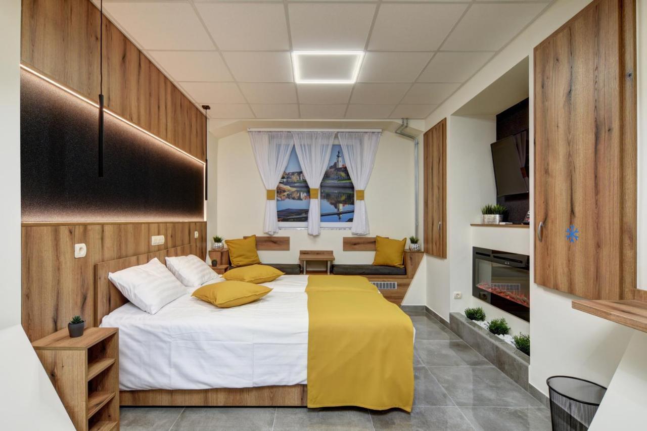 Riverside Inn - Dunaparti Szuteren Győr Eksteriør bilde