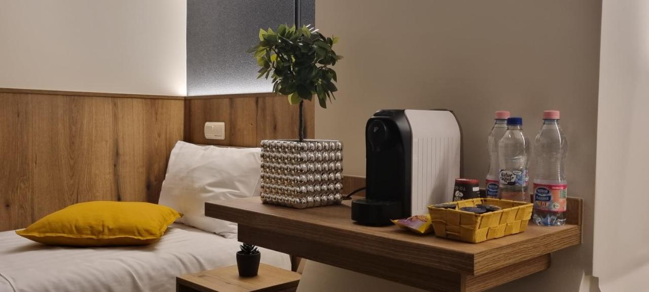 Riverside Inn - Dunaparti Szuteren Győr Eksteriør bilde