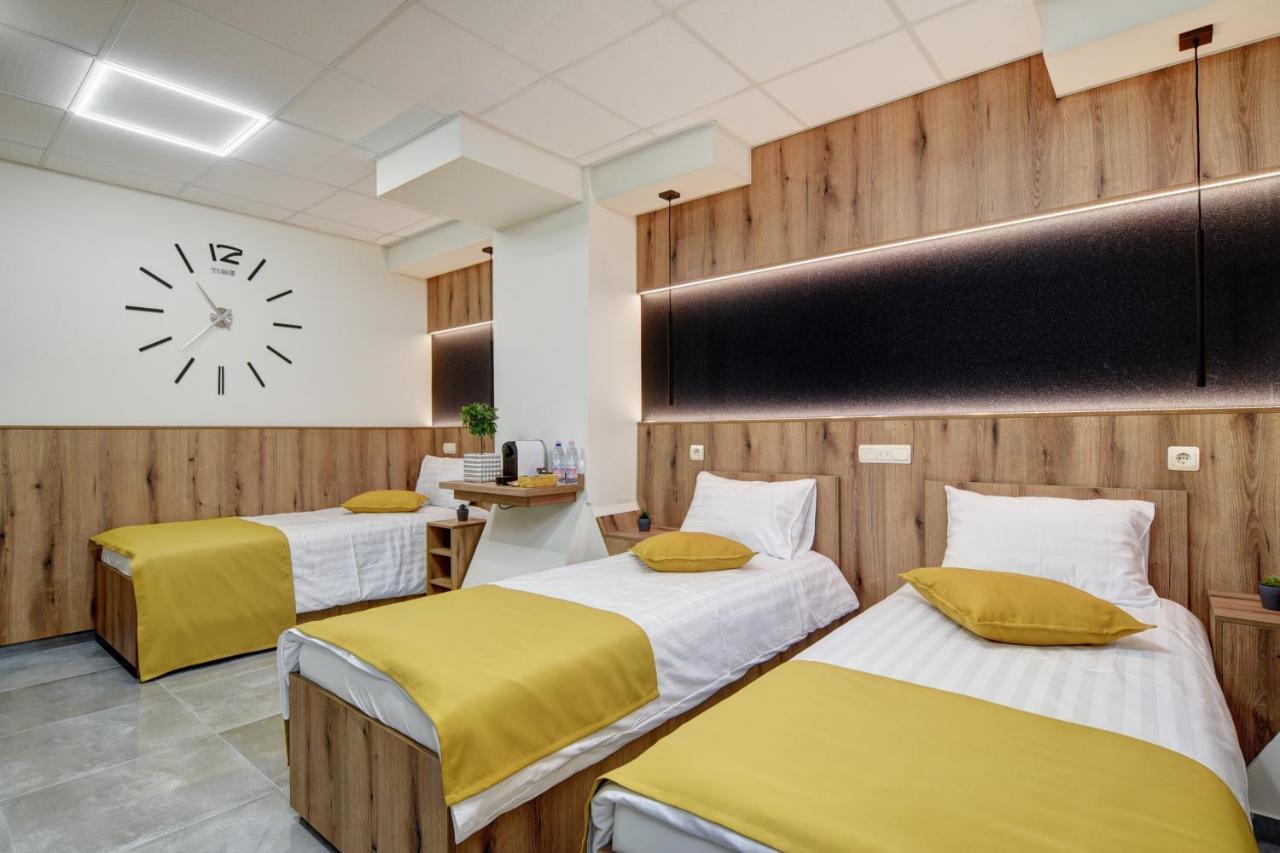 Riverside Inn - Dunaparti Szuteren Győr Eksteriør bilde